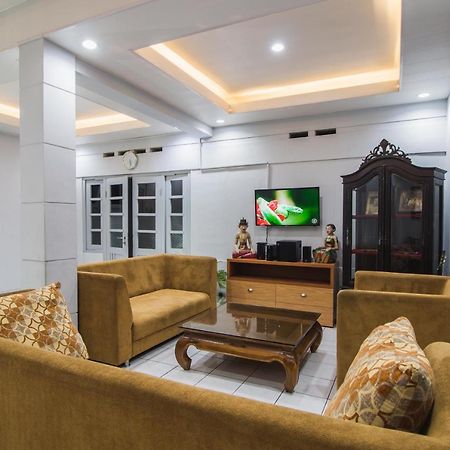Ndalem Sarengat Appartement Jogjakarta Buitenkant foto