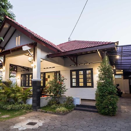 Ndalem Sarengat Appartement Jogjakarta Buitenkant foto