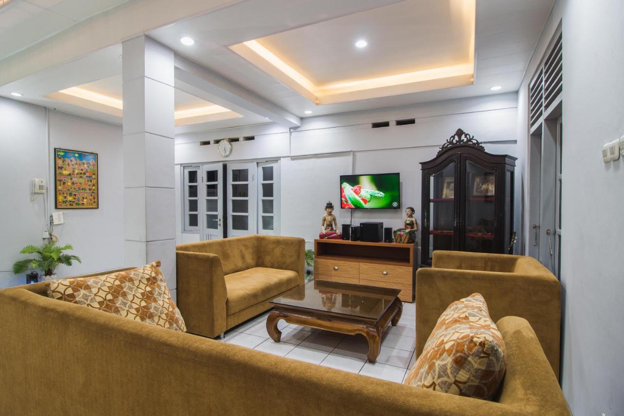 Ndalem Sarengat Appartement Jogjakarta Buitenkant foto