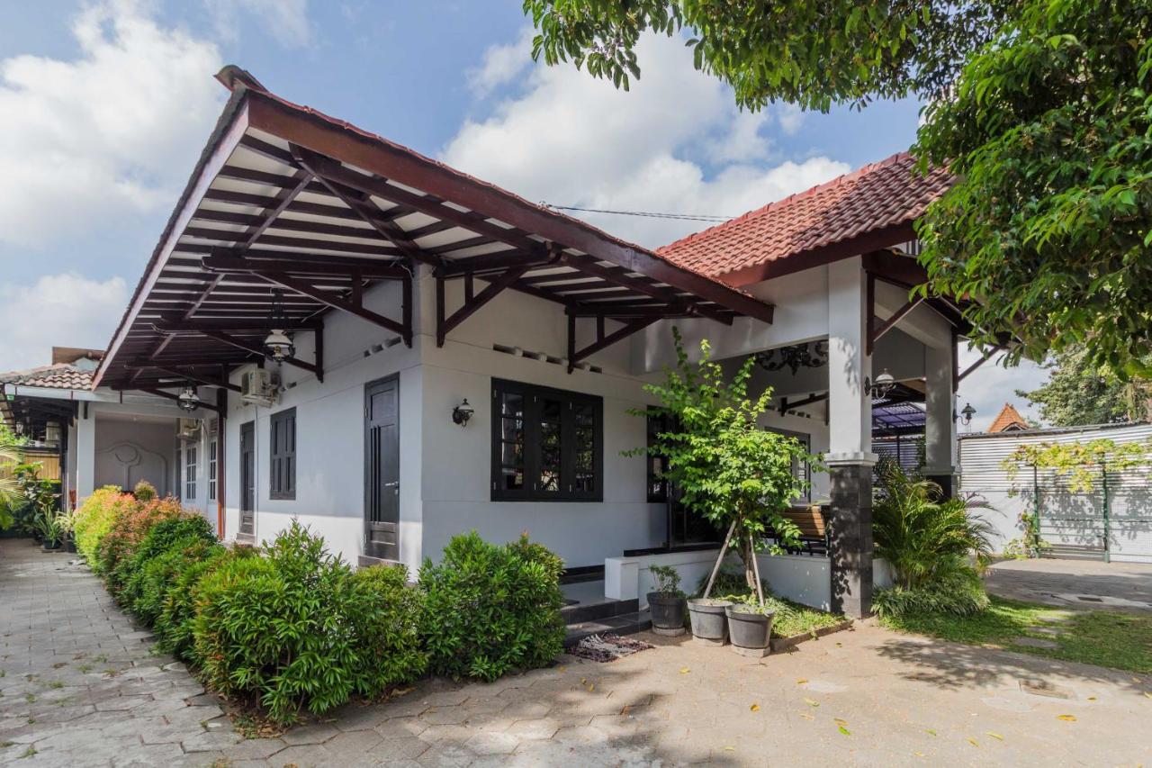 Ndalem Sarengat Appartement Jogjakarta Buitenkant foto
