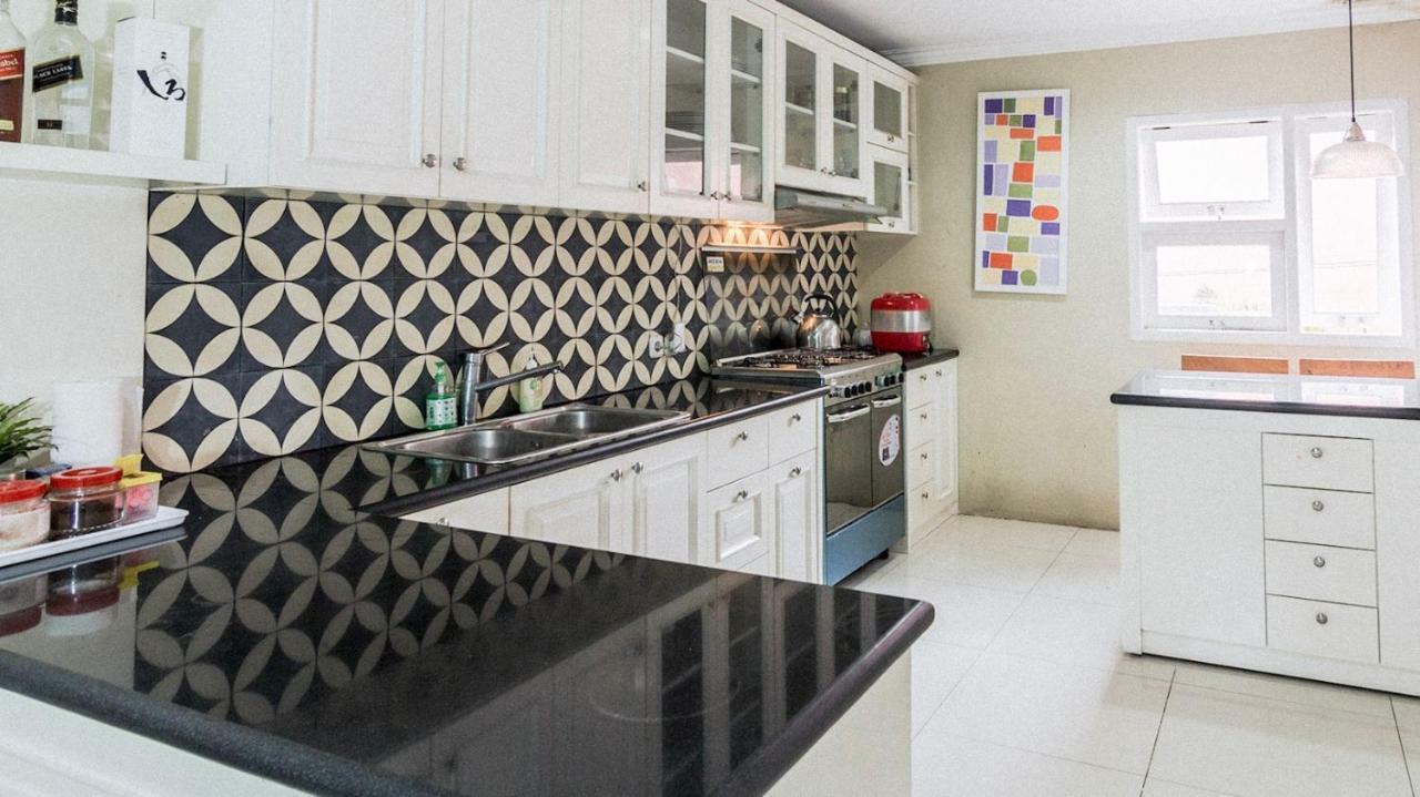 Ndalem Sarengat Appartement Jogjakarta Buitenkant foto