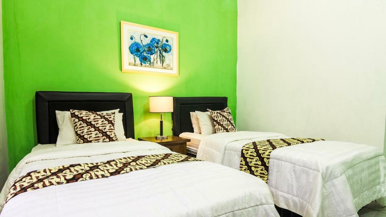 Ndalem Sarengat Appartement Jogjakarta Buitenkant foto